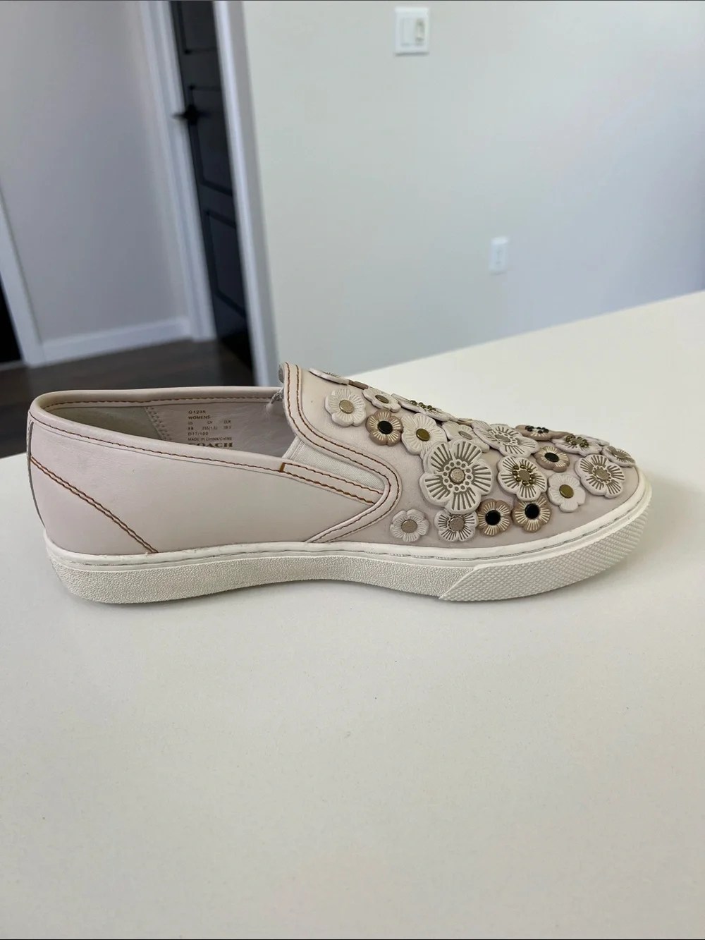 Coach tea rose chalk light blush pink cream slip on sneakers floral appliqués 9